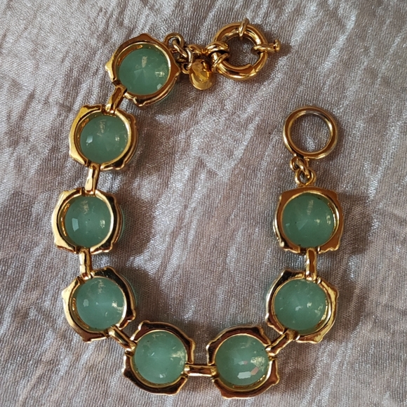 J. Crew Light Mint GREEN Gold Tone Glass Stone Bracelet Lifesaver Clasp NWOT - Picture 5 of 9
